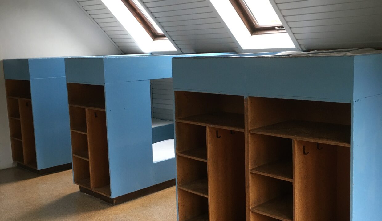 79E042A7-EE4A-4C24-9580-A24746421BDC