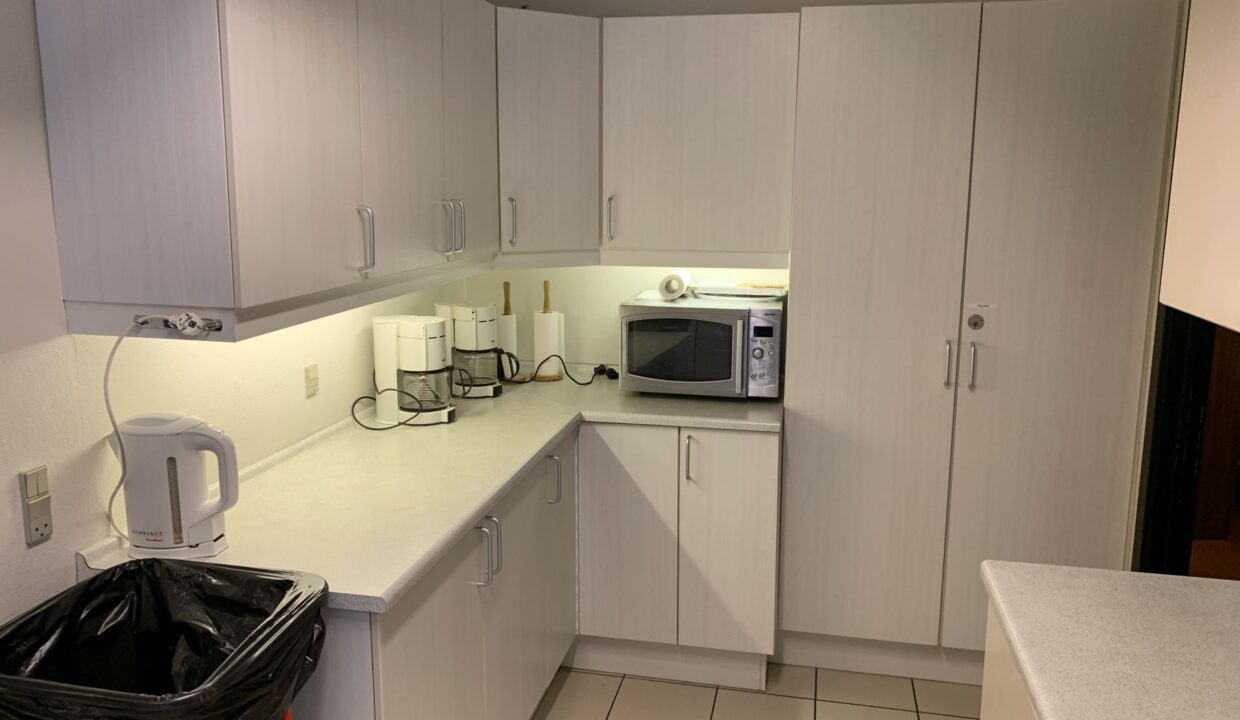 8 20201017_102939890_iOS