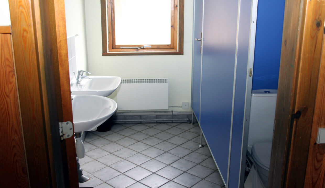 12-toiletrum