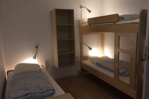 8CA4ECB7-1229-4A65-B9F8-E6C8E8AFF2D6