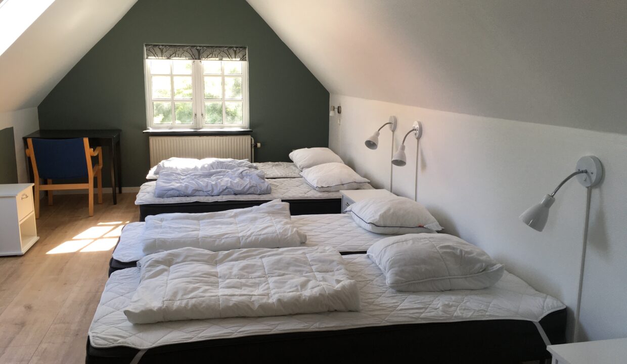 F376F57A-AEAB-4E9A-AA75-3189557F0022