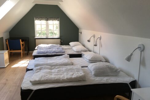 F376F57A-AEAB-4E9A-AA75-3189557F0022