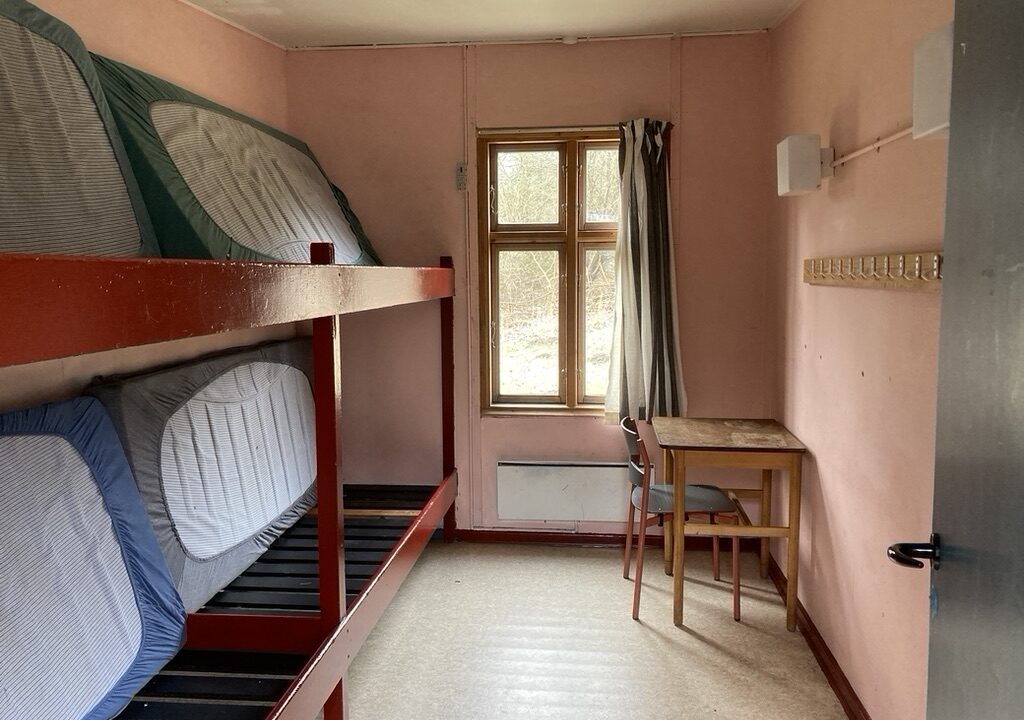 1C65F861-612C-4C38-B5CB-145BCD3FEE29_1_105_c