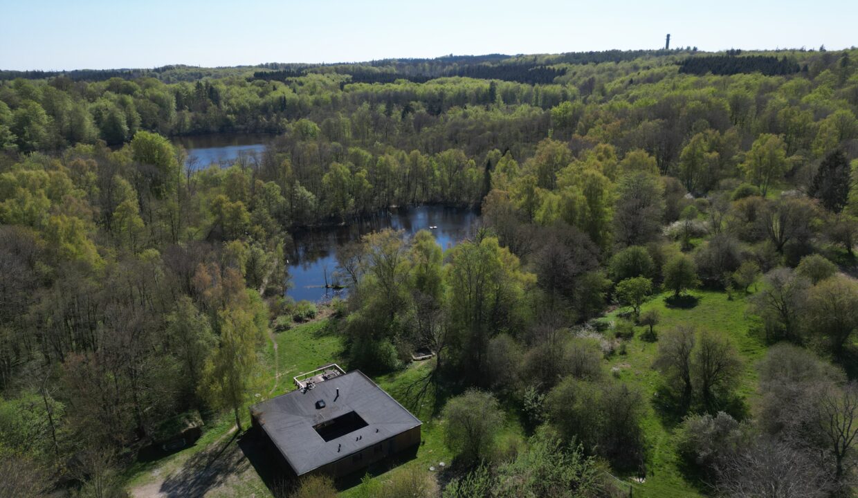 790C83B9-E844-4E23-8D4D-C9C60B06EE32