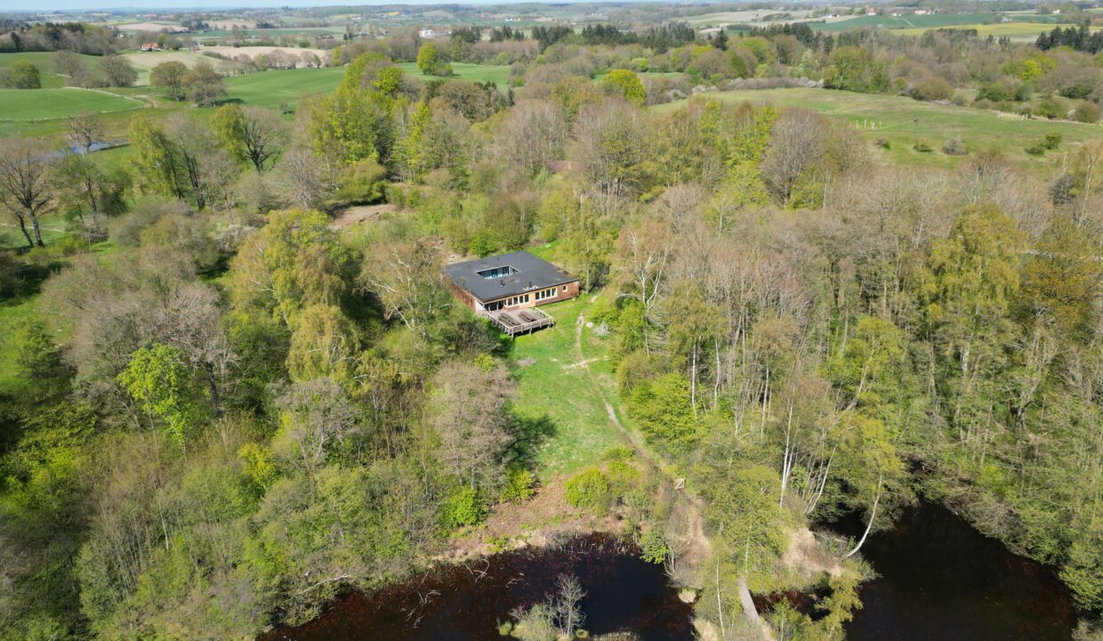 B76393FF-9004-48DA-94DC-A7CE7E5E5293