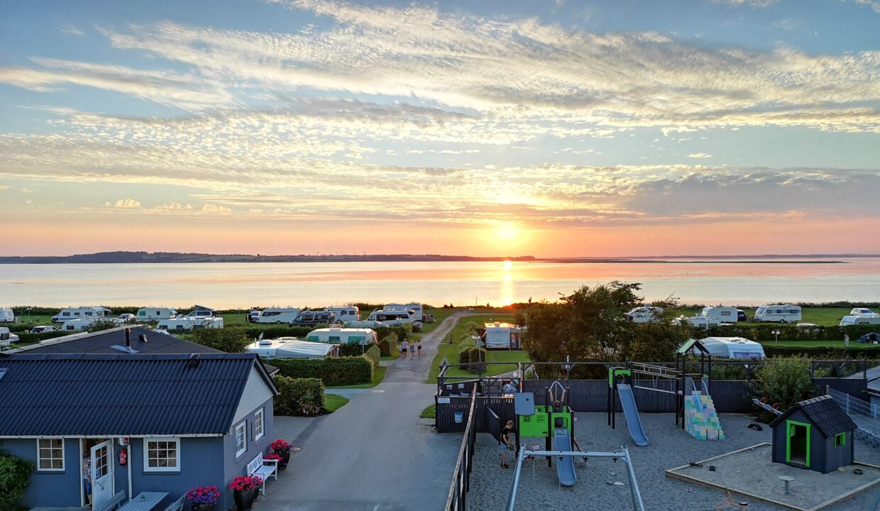 Nibe-Camping-solnedgang-legeplads